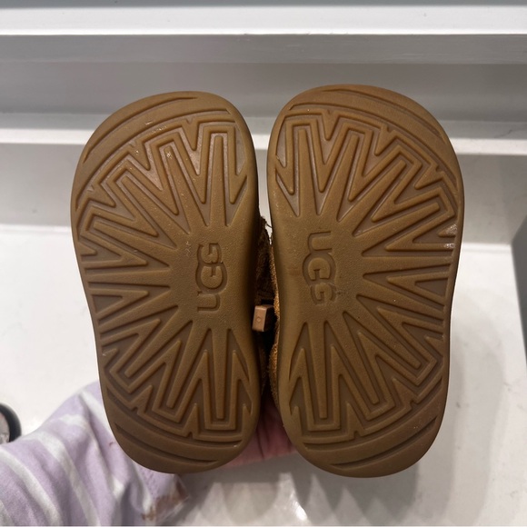 Infant Ugg Chukka Boot - Picture 5 of 8